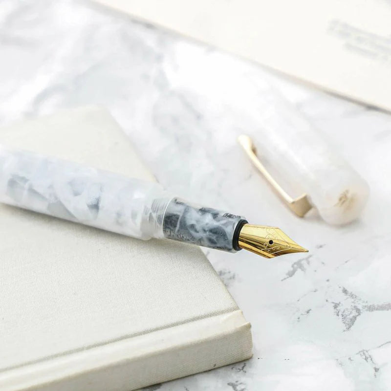 Attache Marbled Fountain Pen