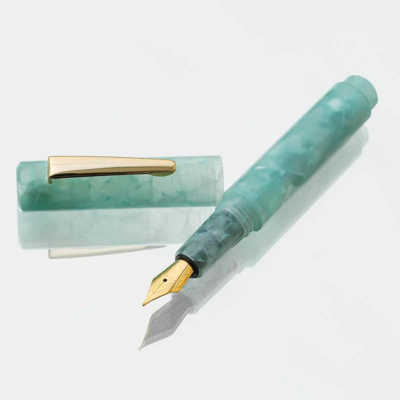 Attache Marbled Fountain Pen