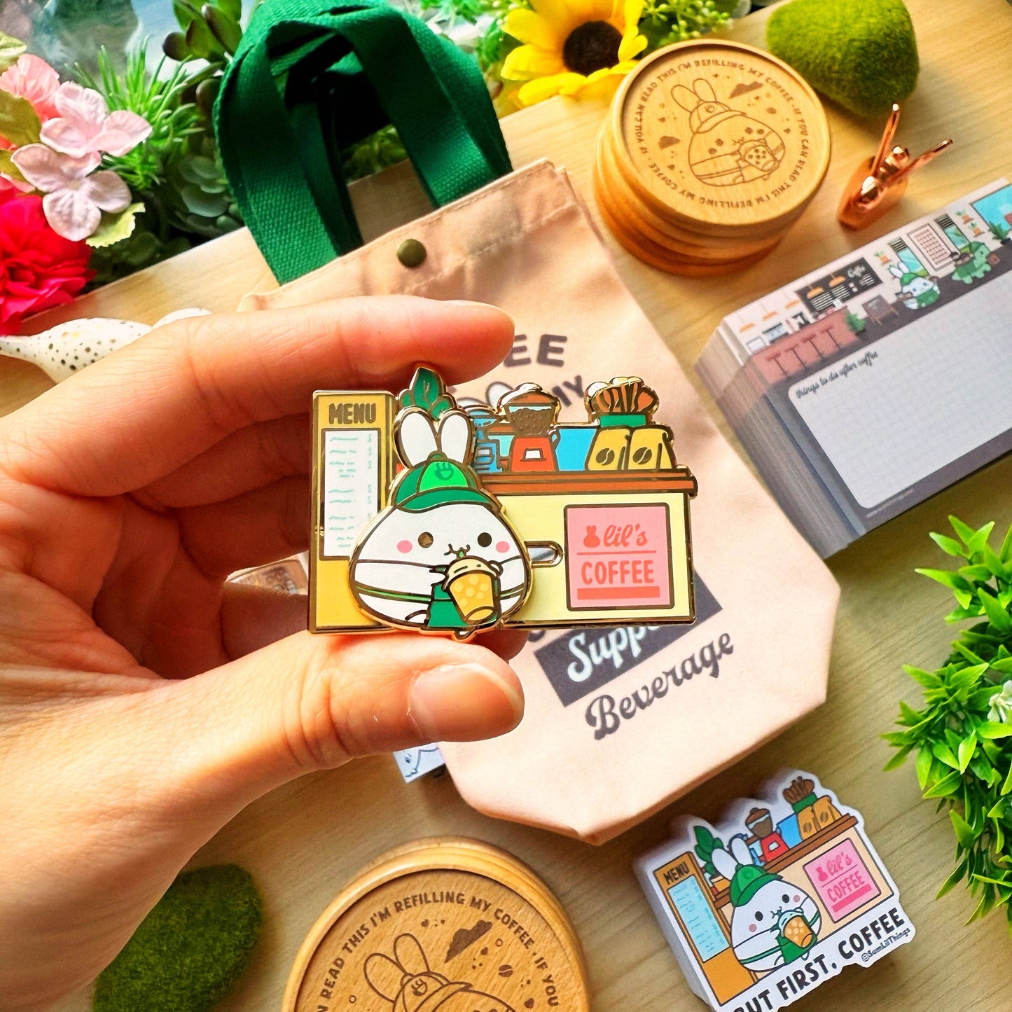 SumLilThings - Enamel Pin - Lil's Coffee Shop