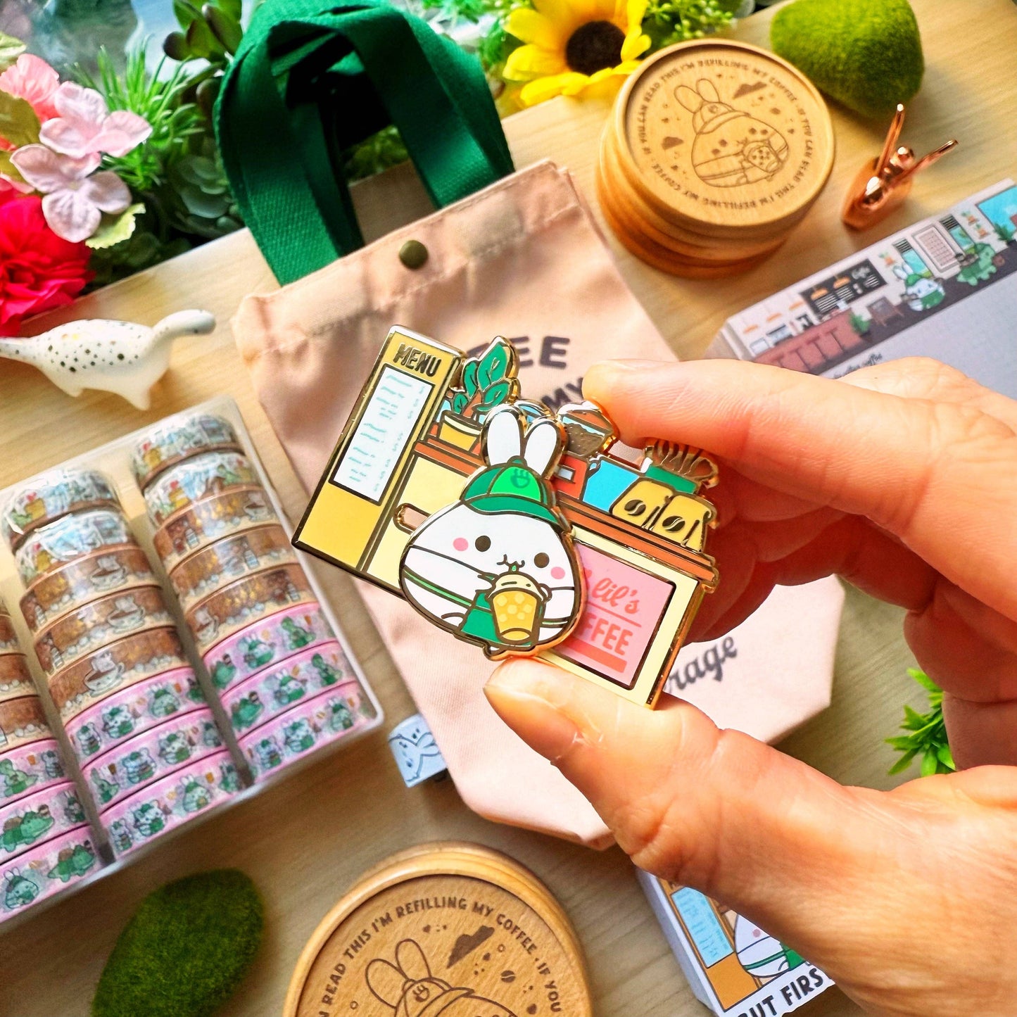 SumLilThings - Enamel Pin - Lil's Coffee Shop