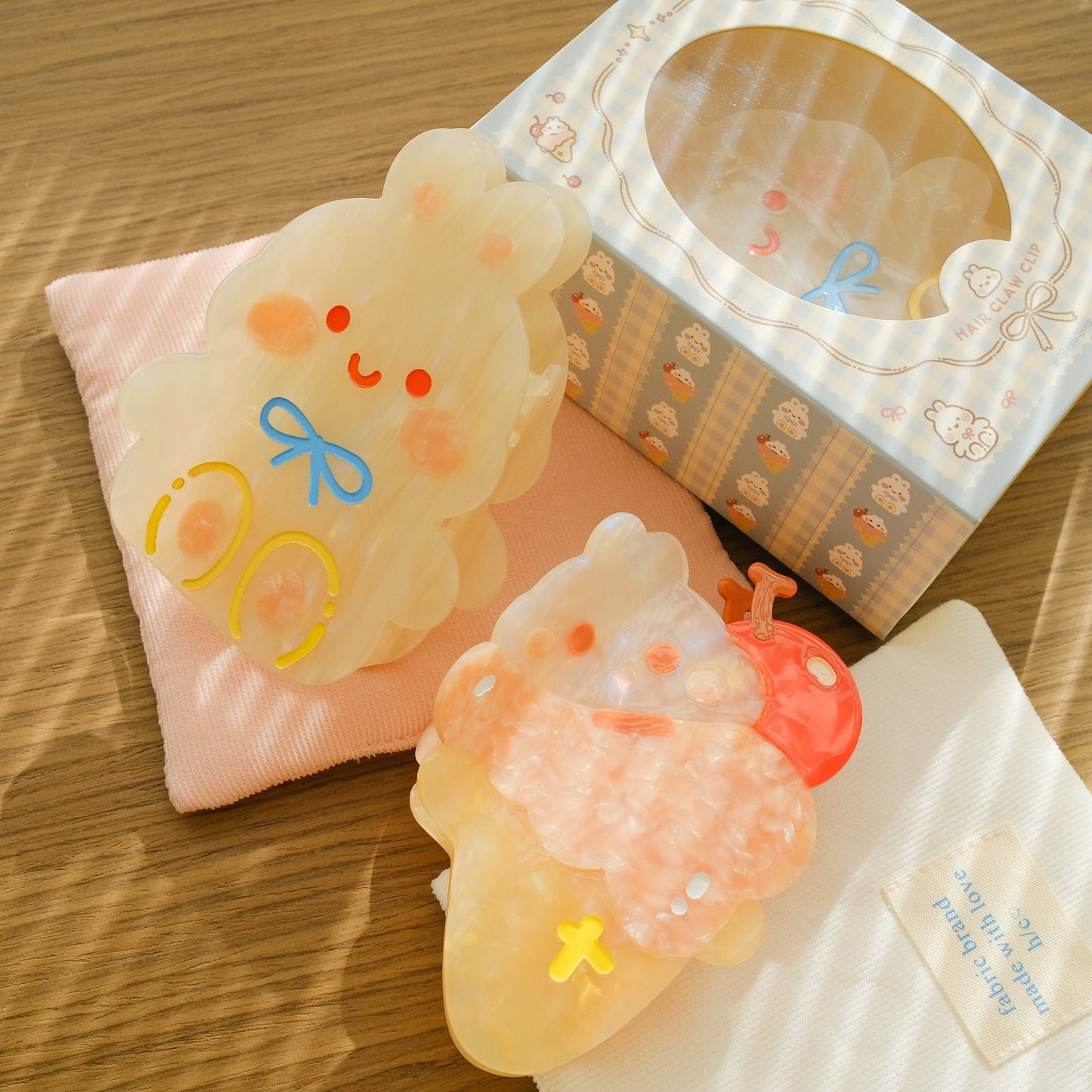 2jingis2jing - Bunny Hair Claw Clip