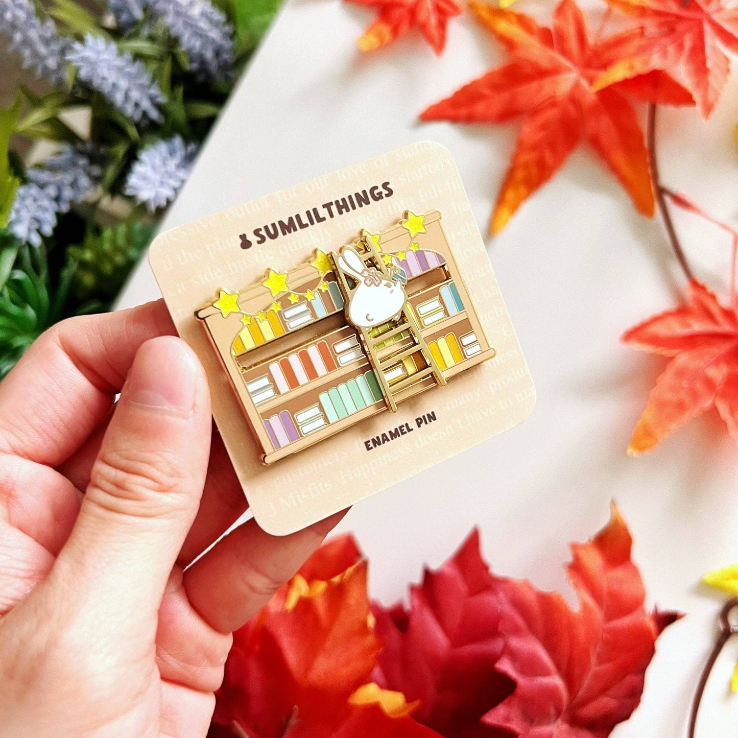 SumLilThings - Enamel Pin - Mimi's Bookshelf