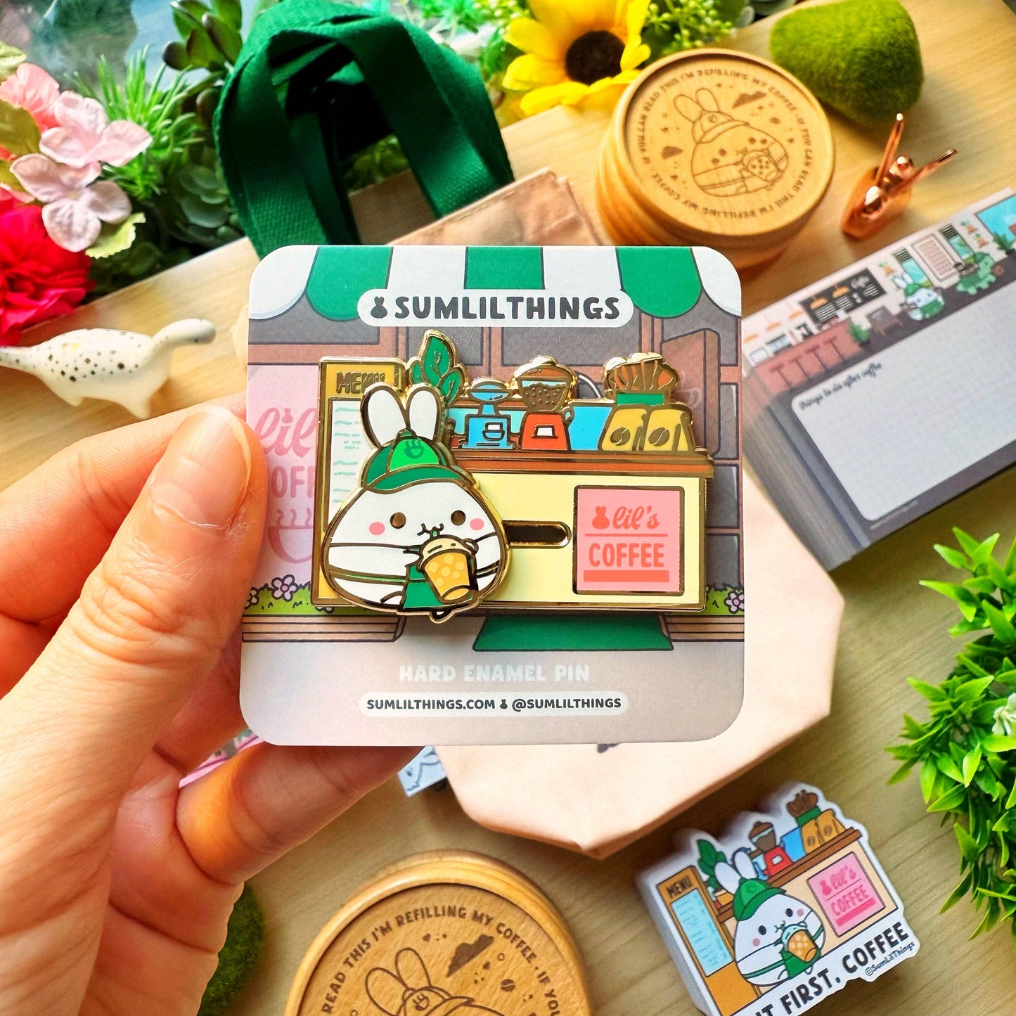 SumLilThings - Enamel Pin - Lil's Coffee Shop