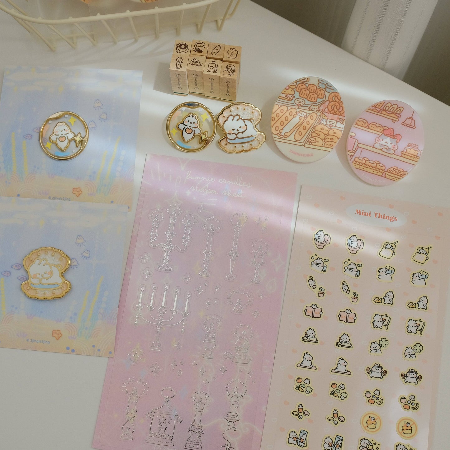 2jingis2jing - Pearl Bunny Enamel Pin