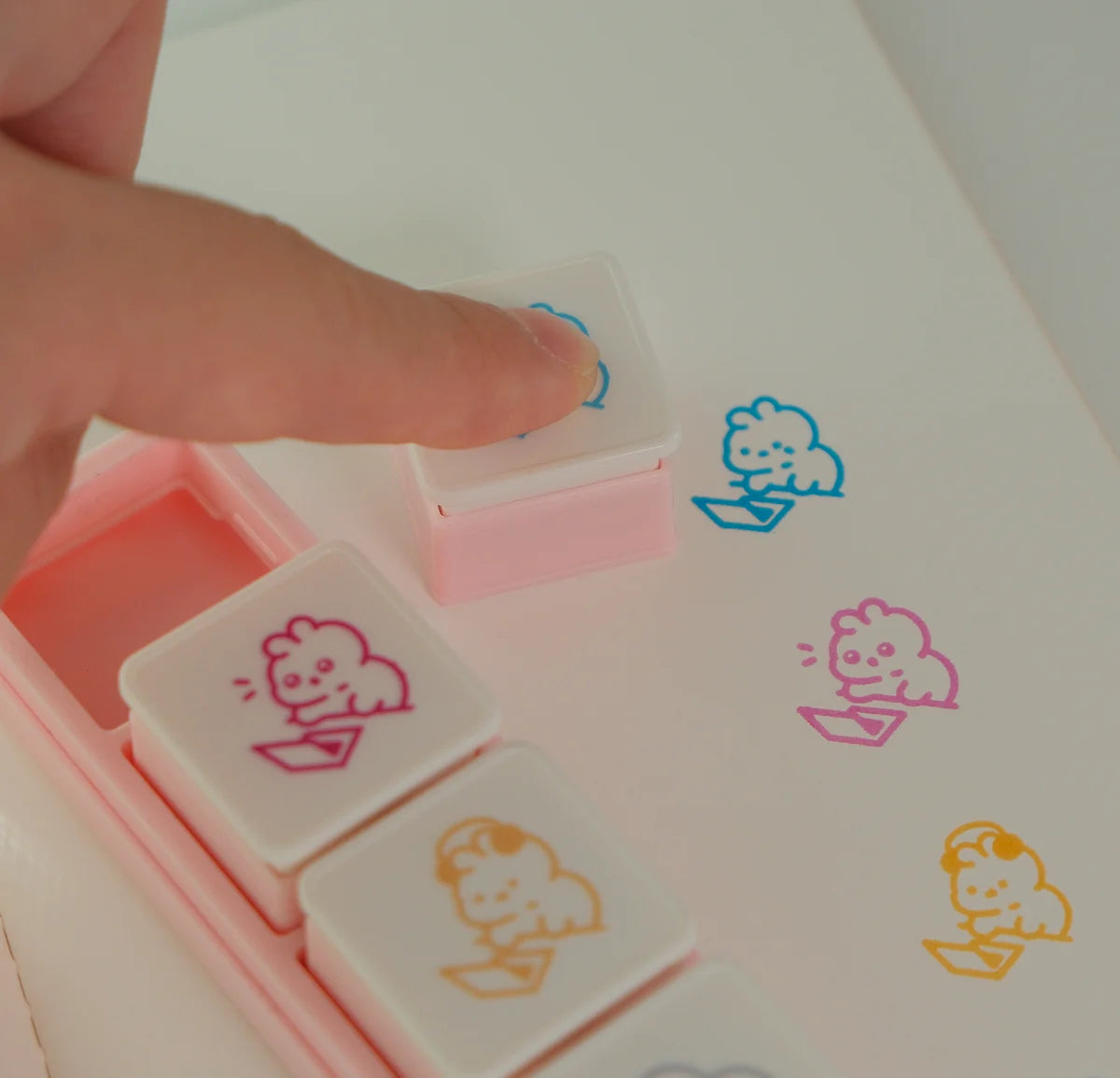 2jingis2jing - Large Bunny Button Stamp