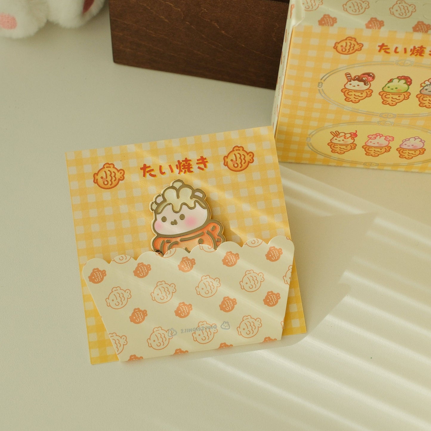2jingis2jing Blind Box Pin - Bunnie Taiyaki