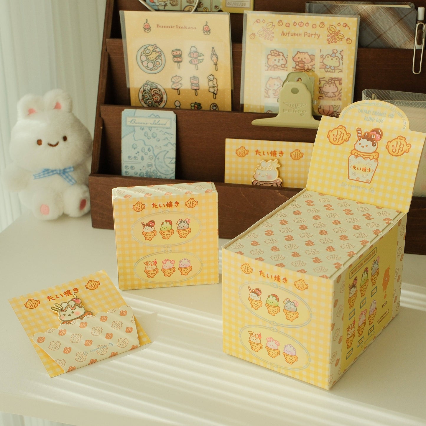 2jingis2jing Blind Box Pin - Bunnie Taiyaki