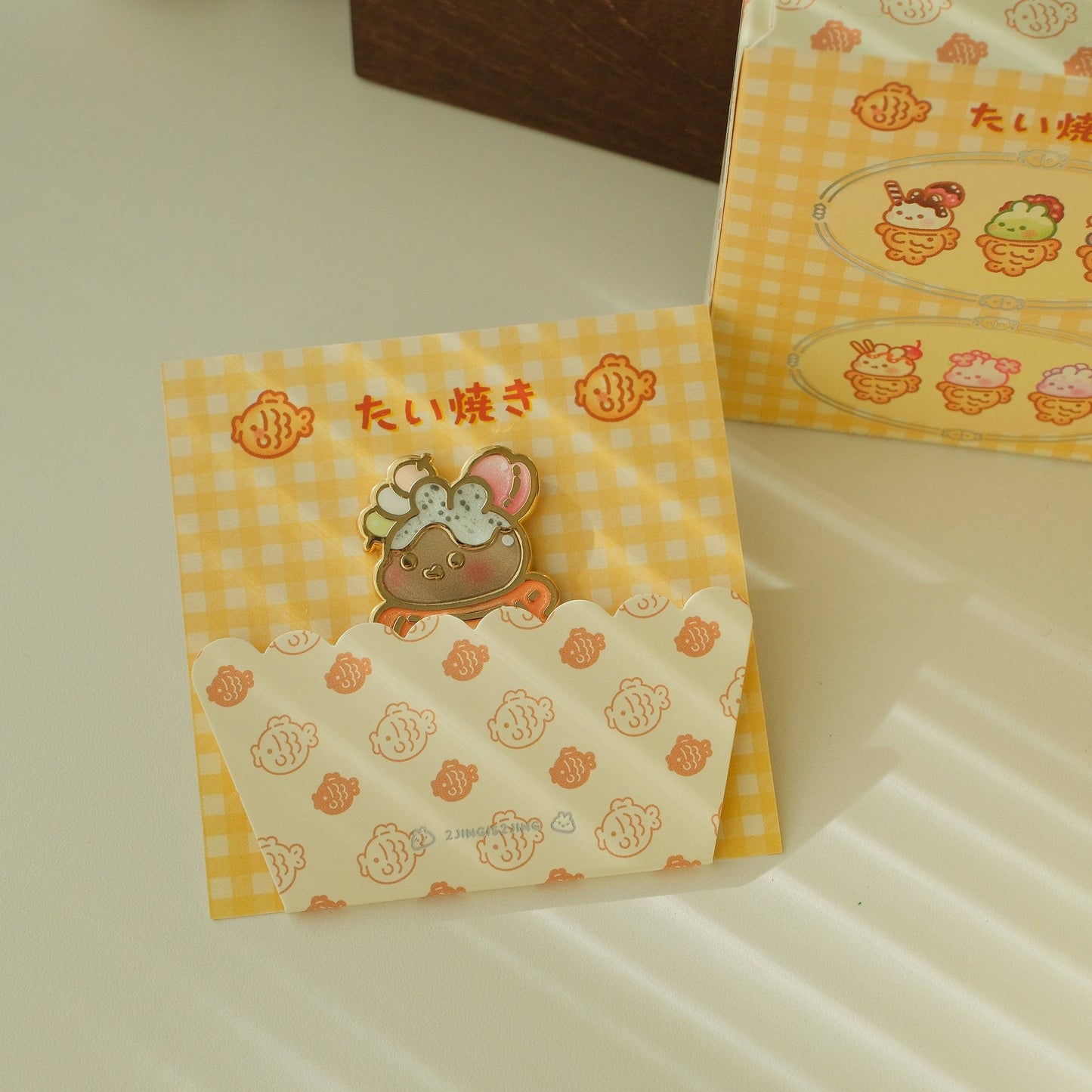 2jingis2jing Blind Box Pin - Bunnie Taiyaki