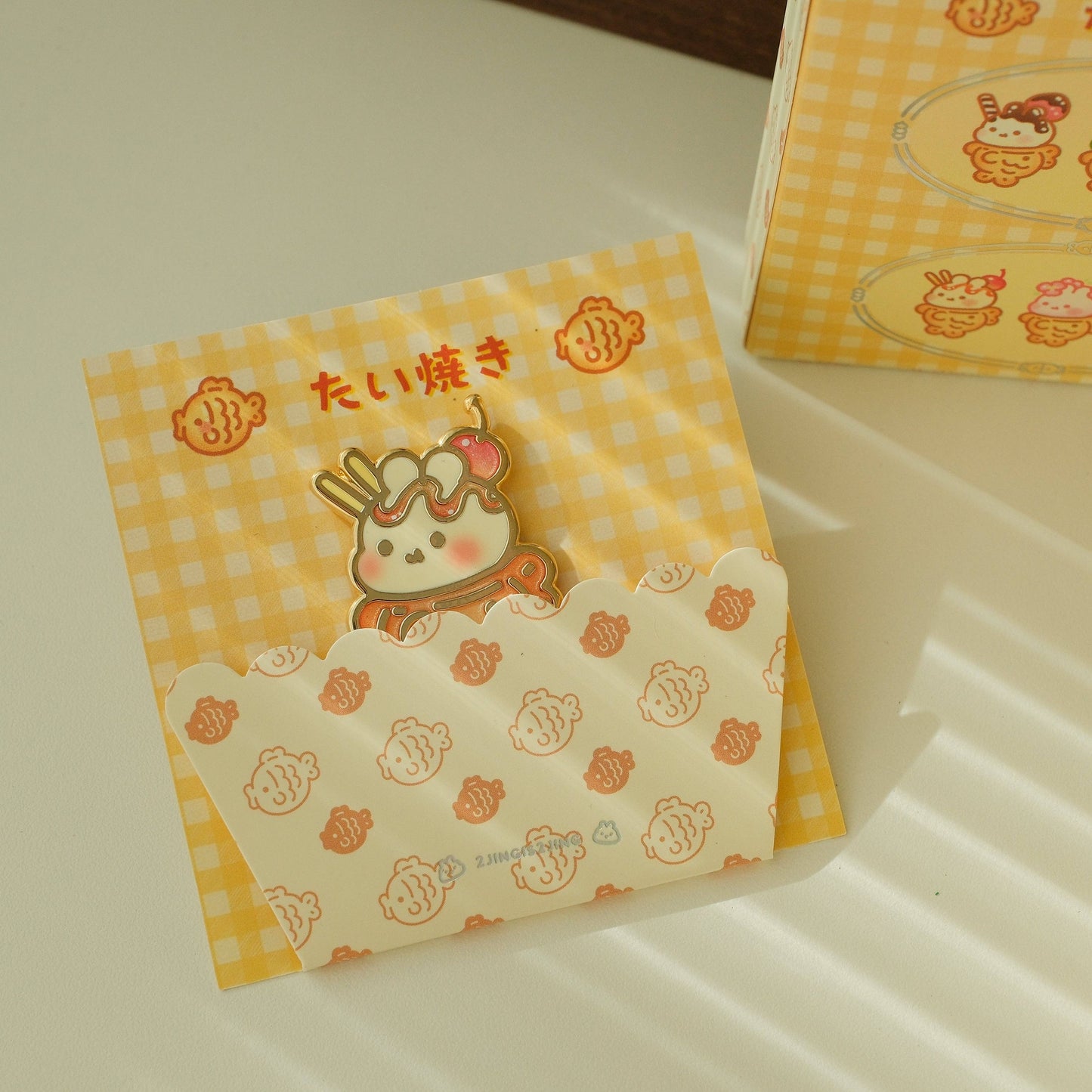 2jingis2jing Blind Box Pin - Bunnie Taiyaki