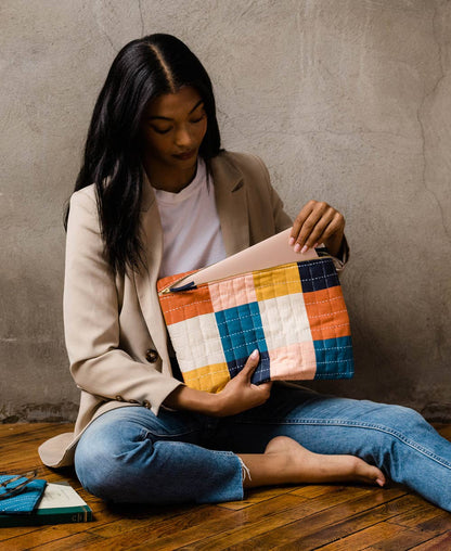 Anchal - Checkered Laptop Case
