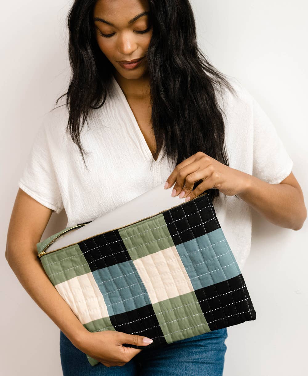Anchal - Checkered Laptop Case