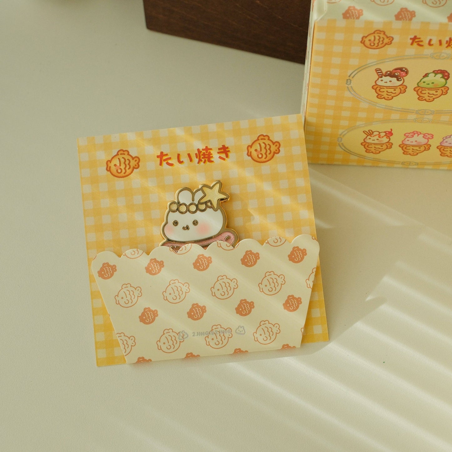 2jingis2jing Blind Box Pin - Bunnie Taiyaki