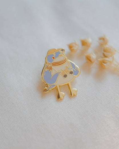 Justine Gilbuena - Enamel Pin - Birdwatcher / Birder