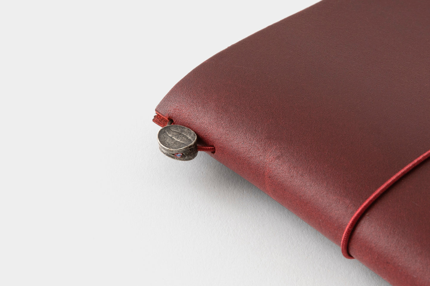 TRAVELER'S Notebook - Passport Size - Love and Trip Red