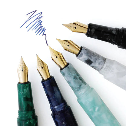 Attache Marbled Fountain Pen